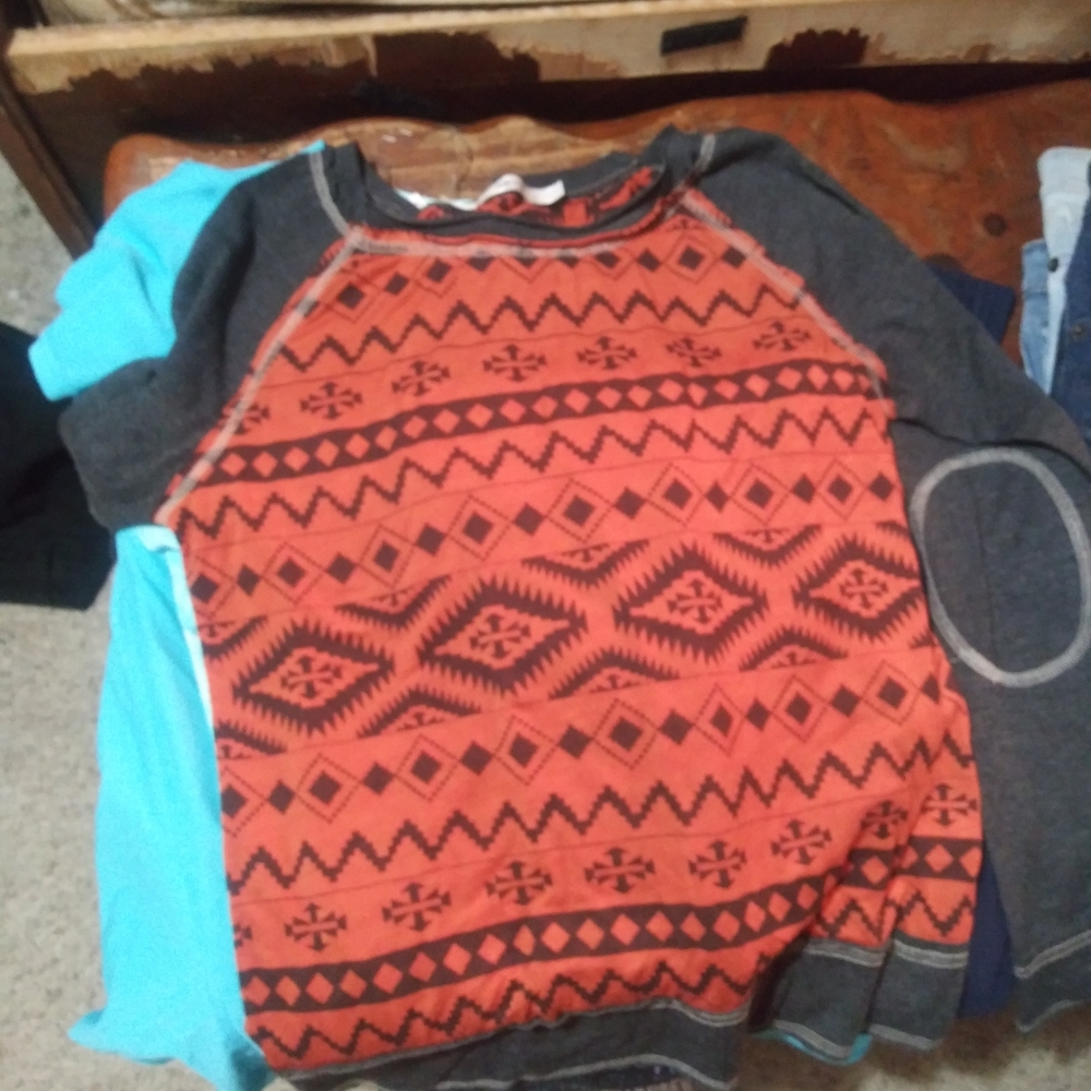 Shirts - Picture 2 of 4